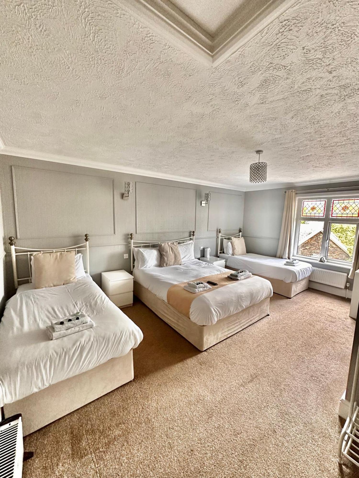 The Six Bells 3* Rochester (Kent)